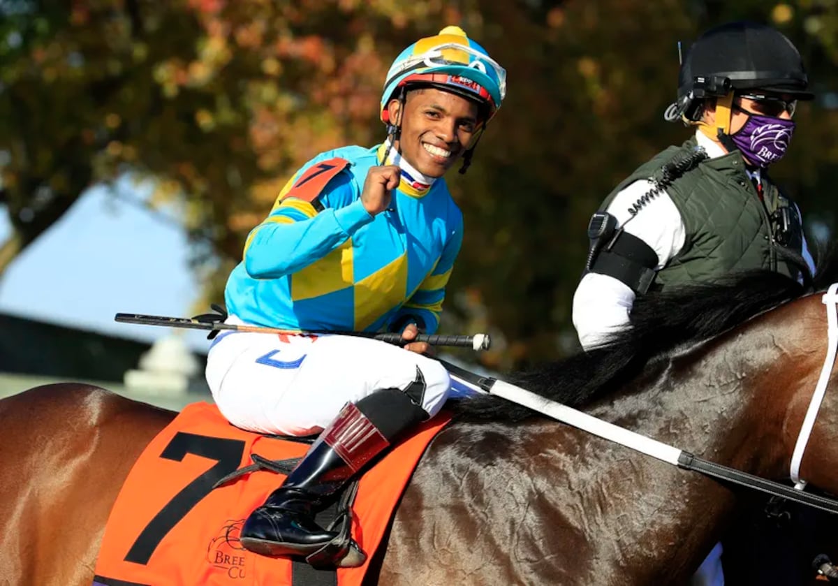 Jinete panameño iguala récord en el Forego Stakes y suma más de 9 millones en premios esta temporada