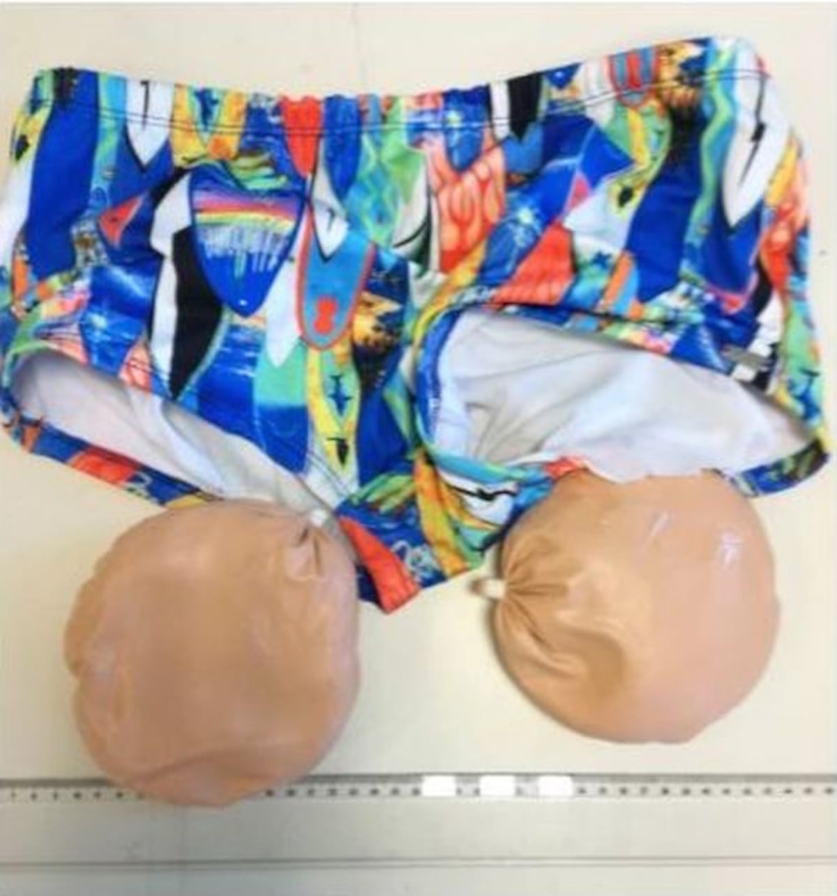 FOTOS | Brasileño viaja a Portugal con falsas nalgas llenas de cocaína