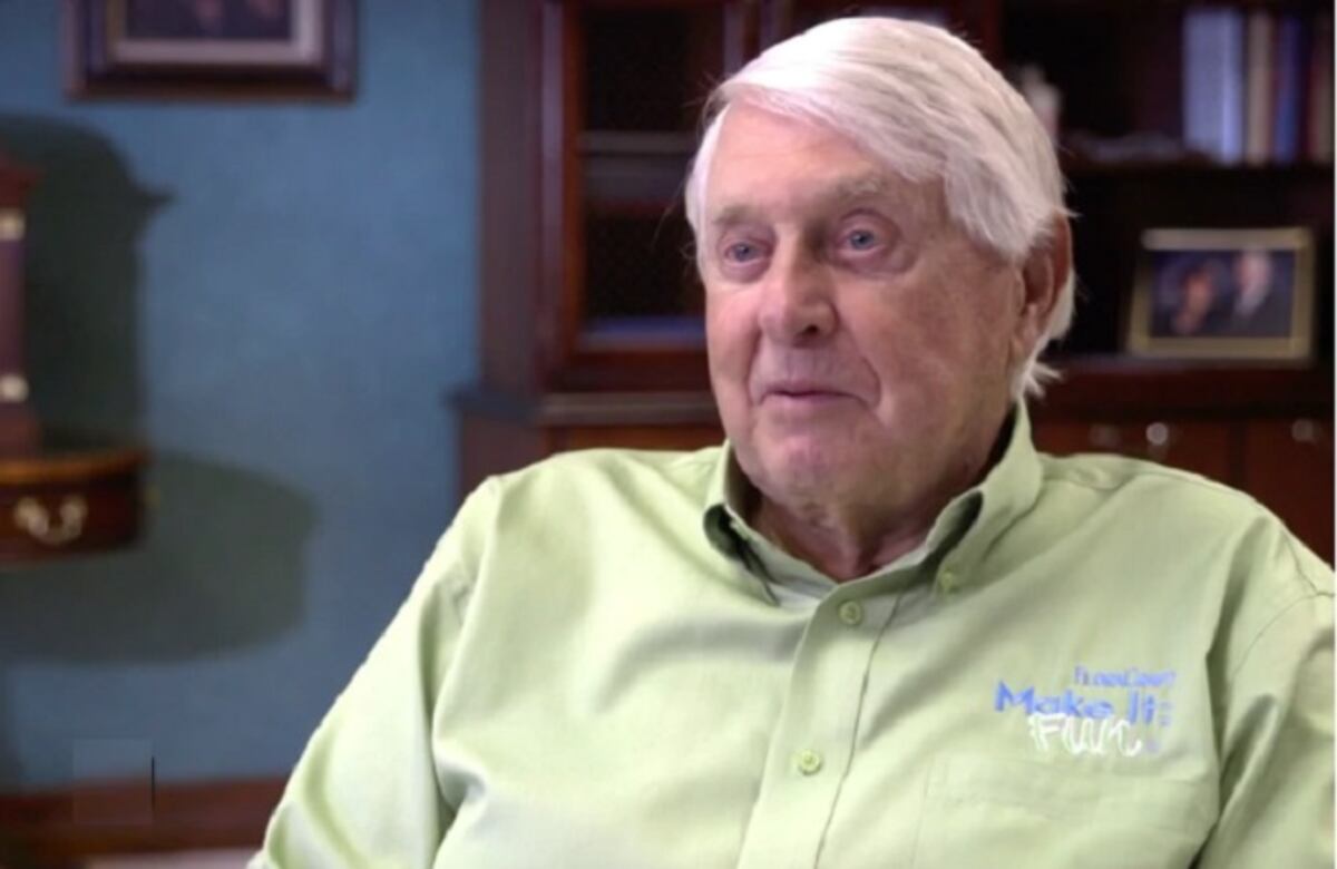 Dueño de empresa reparte bono de 4 millones de dólares entre sus 200 empleados