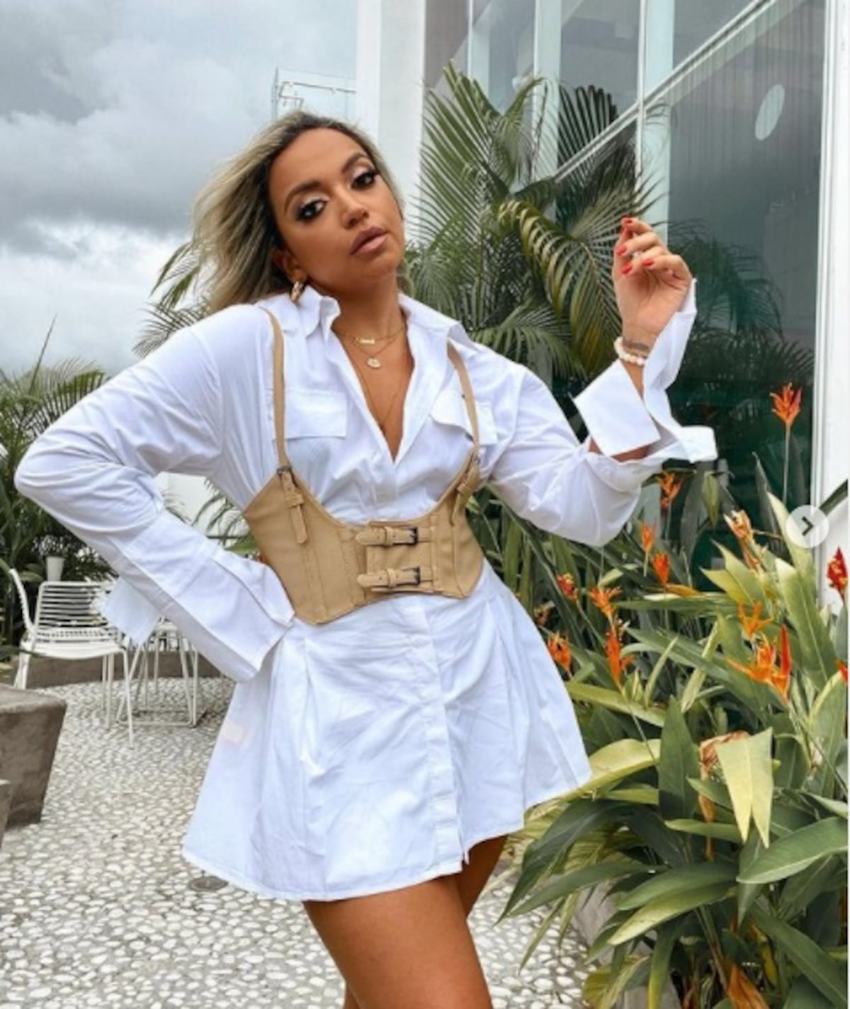 Presentadora de Jelou supera las críticas sobre su cuerpo en redes sociales y se enfoca en su  blog esotérico