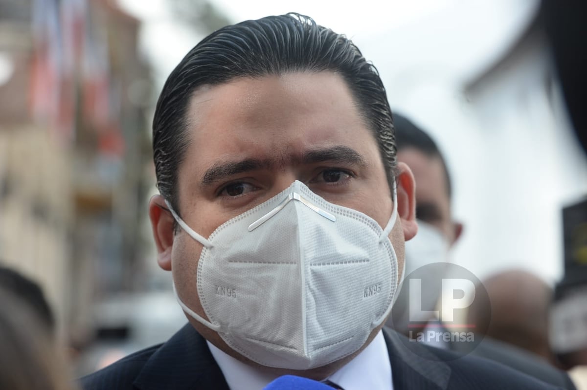 Presentan denuncia por presunto mal uso de recursos del Estado por parte del vicepresidente Carrizo