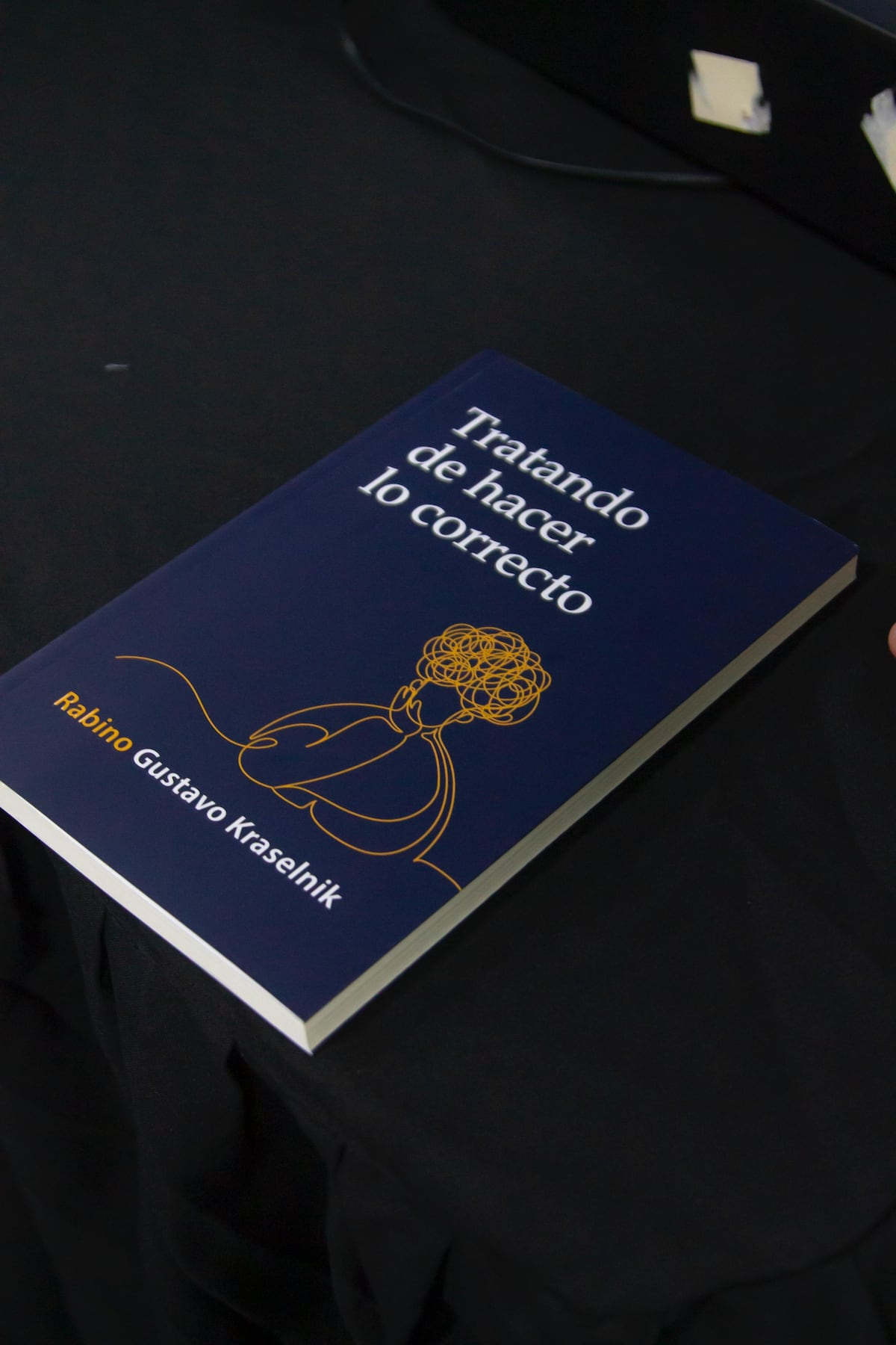 Las reflexiones de fe del rabino Gustavo y del padre Miguel Ángel cautivan en la Feria del Libro de Panamá