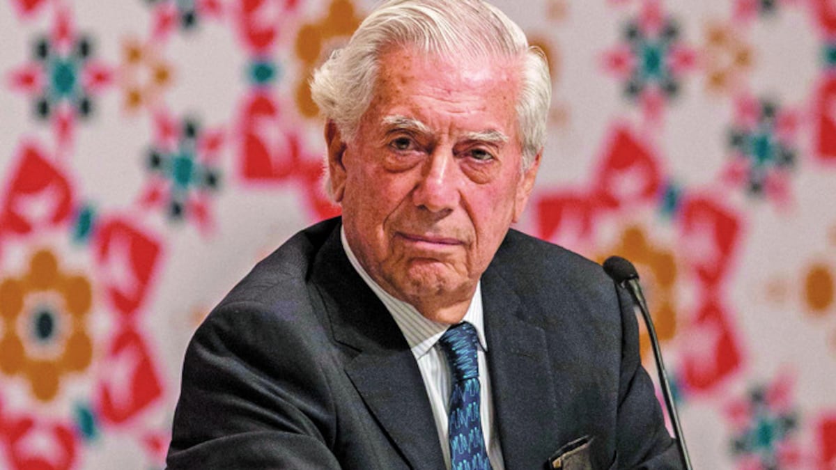 El premio Nobel Mario Vargas Llosa está despechado como Shakira, pero asegura que no se venga de  Isabel Preysler