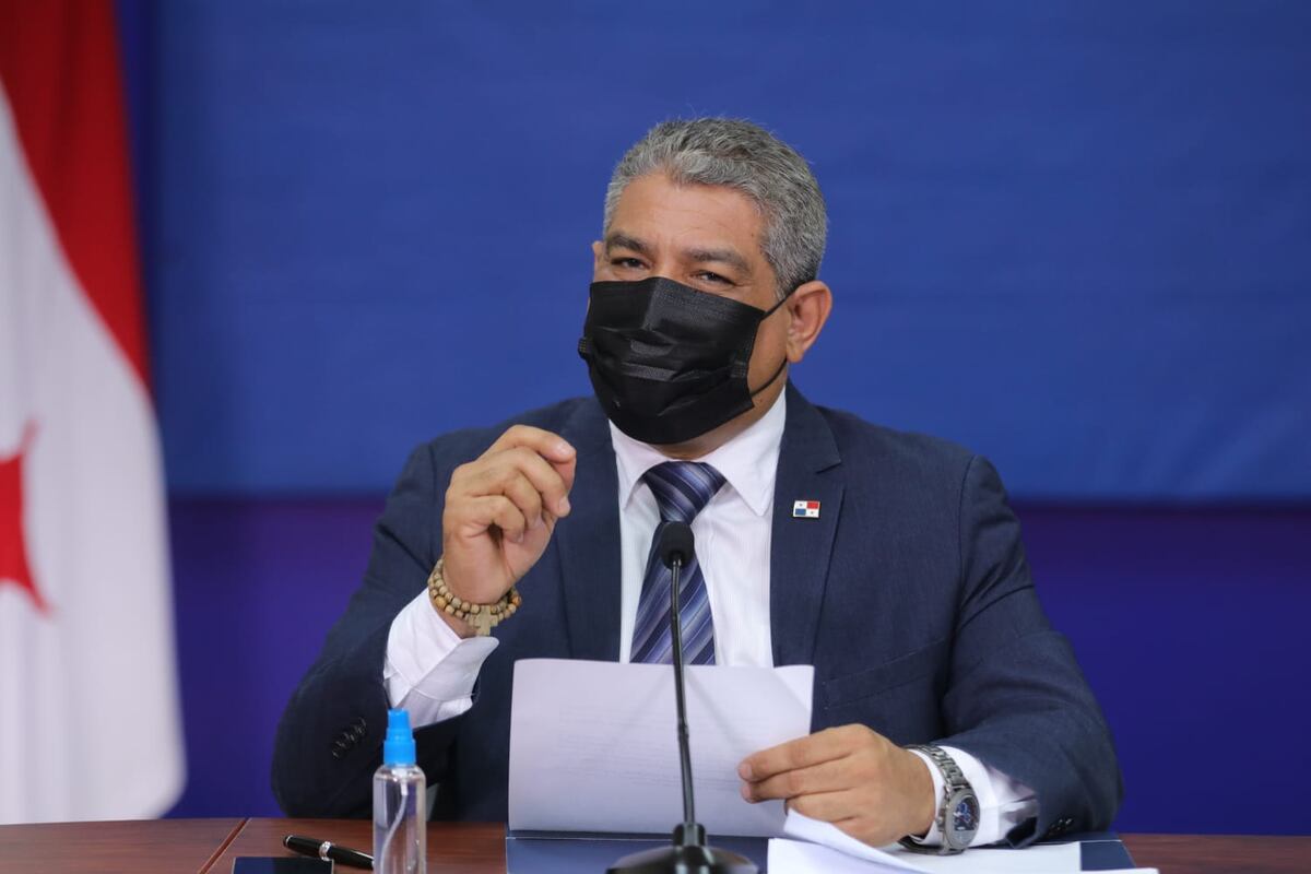 Ya estamos en una cuarta ola. Suben los casos de ómicron, hay transmisión comunitaria, advierte el ministro de Salud