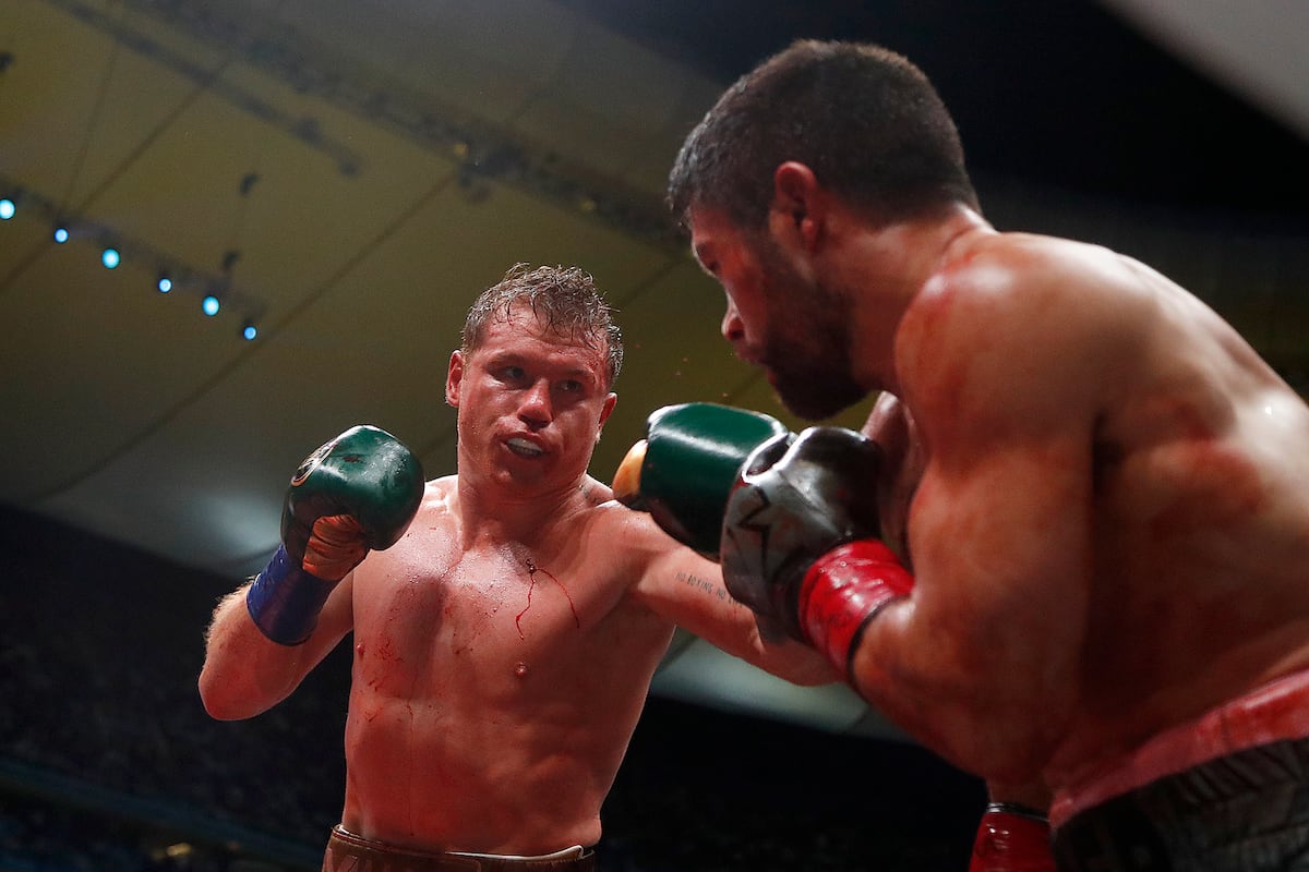 El ‘Canelo’ Alvarez vence por decisión unánime a John Ryder