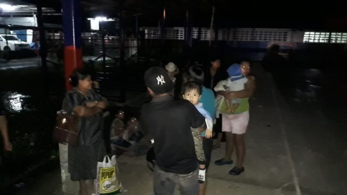 ¡Lo último!Uno muere enterrado por alud en Chiriquí.Buscan a menor en escombros