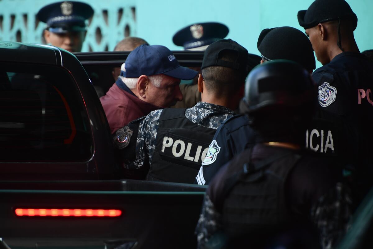 Esta noche se conoce si varían medida cautelar a Martinelli | VIDEO