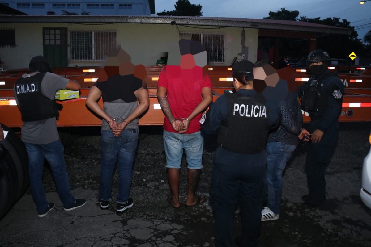 Persecución policial evita escape de nueve narcotraficantes