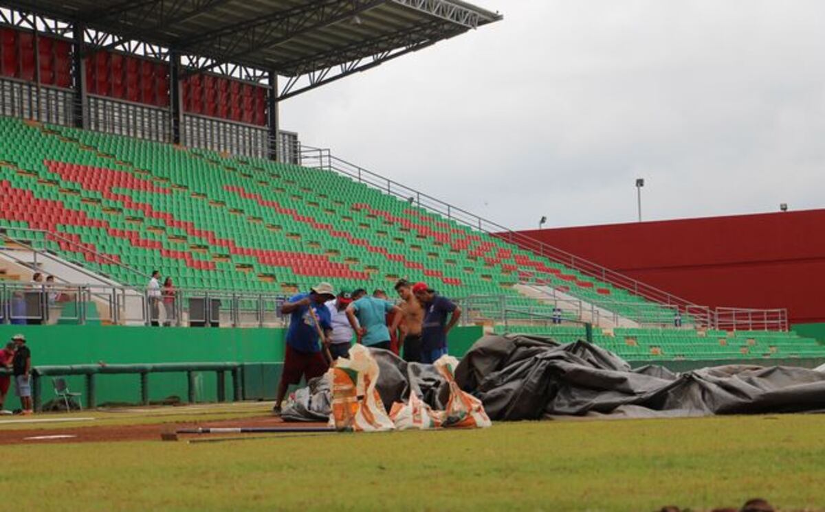 Contralor reacciona tras inundaciones en el Kenny Serracín