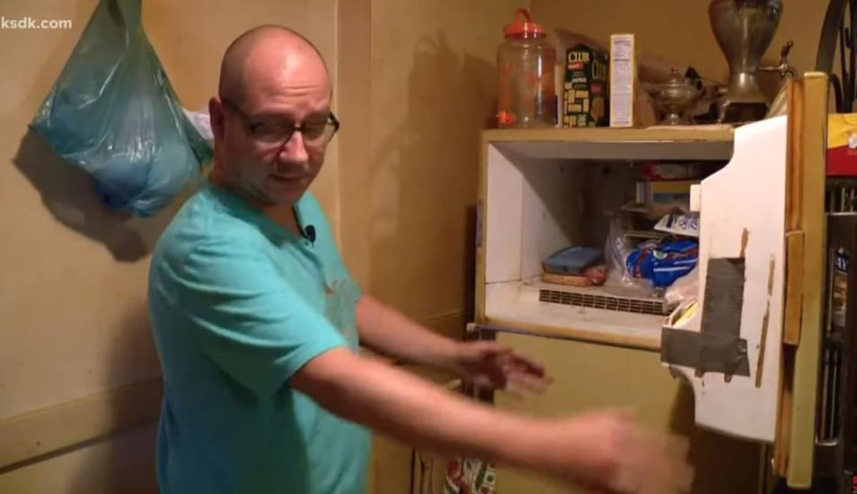 Hombre encuentra un bebé momificado en el refrigerador de su difunta madre