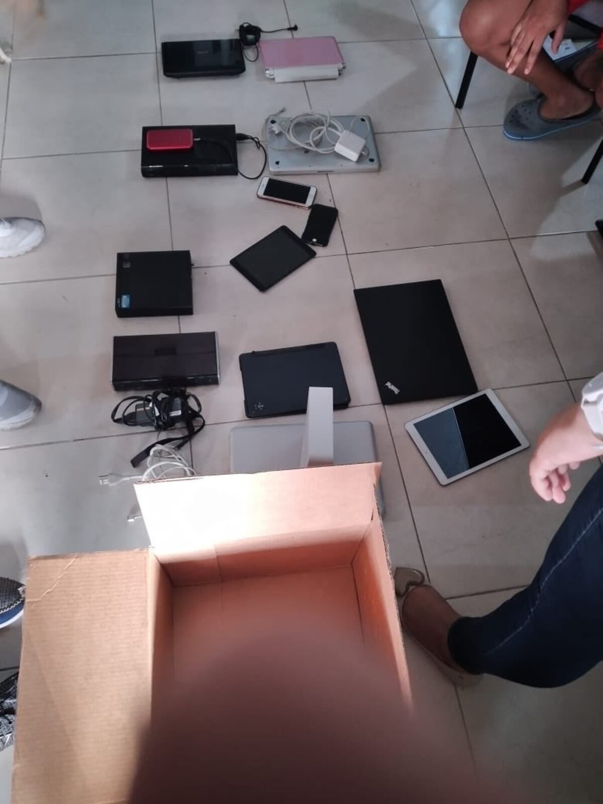 En redes sociales usaba una cuenta para que cometieran delitos a funcionarios. Lo atrapan