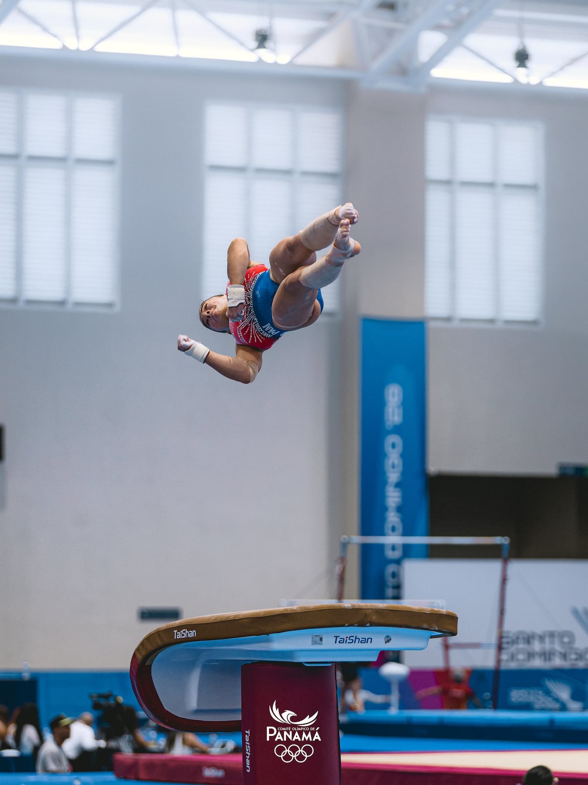 Panamá sube al podio en gimnasia artística femenina