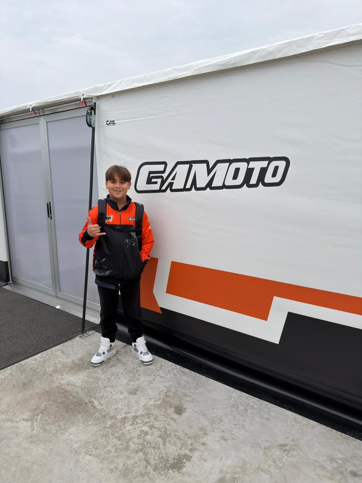 Maxi Schubert de 9 años da un gran paso: Un niño Panameño Enfrenta el Exigente Karting Europeo