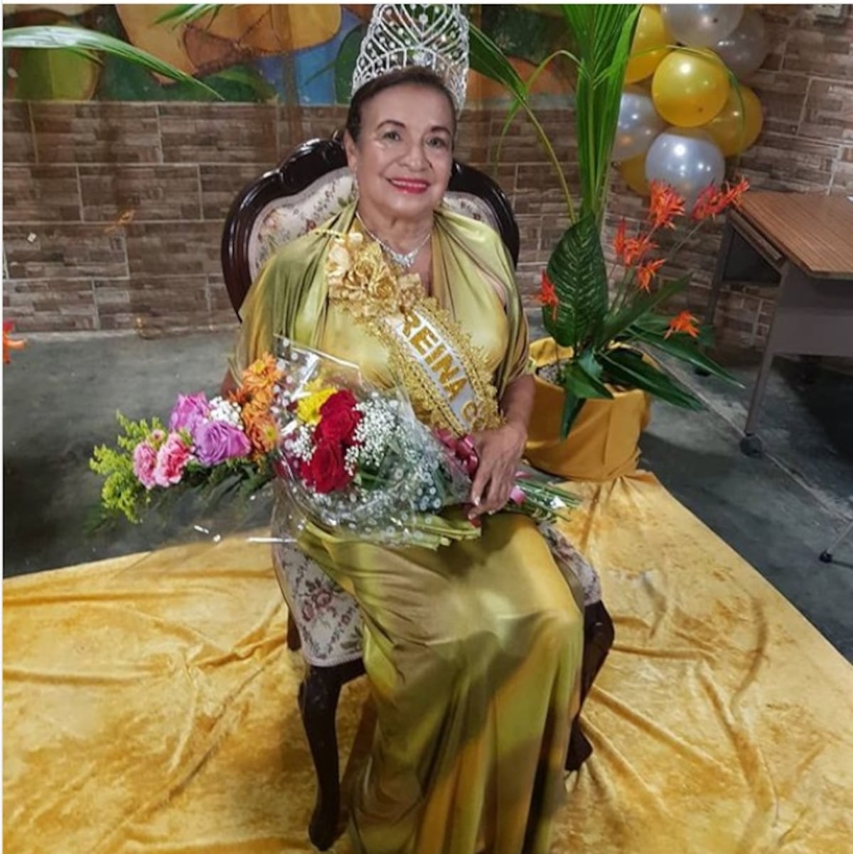 La presentadora de noticias Castalia Pascual celebra reinado de su madre