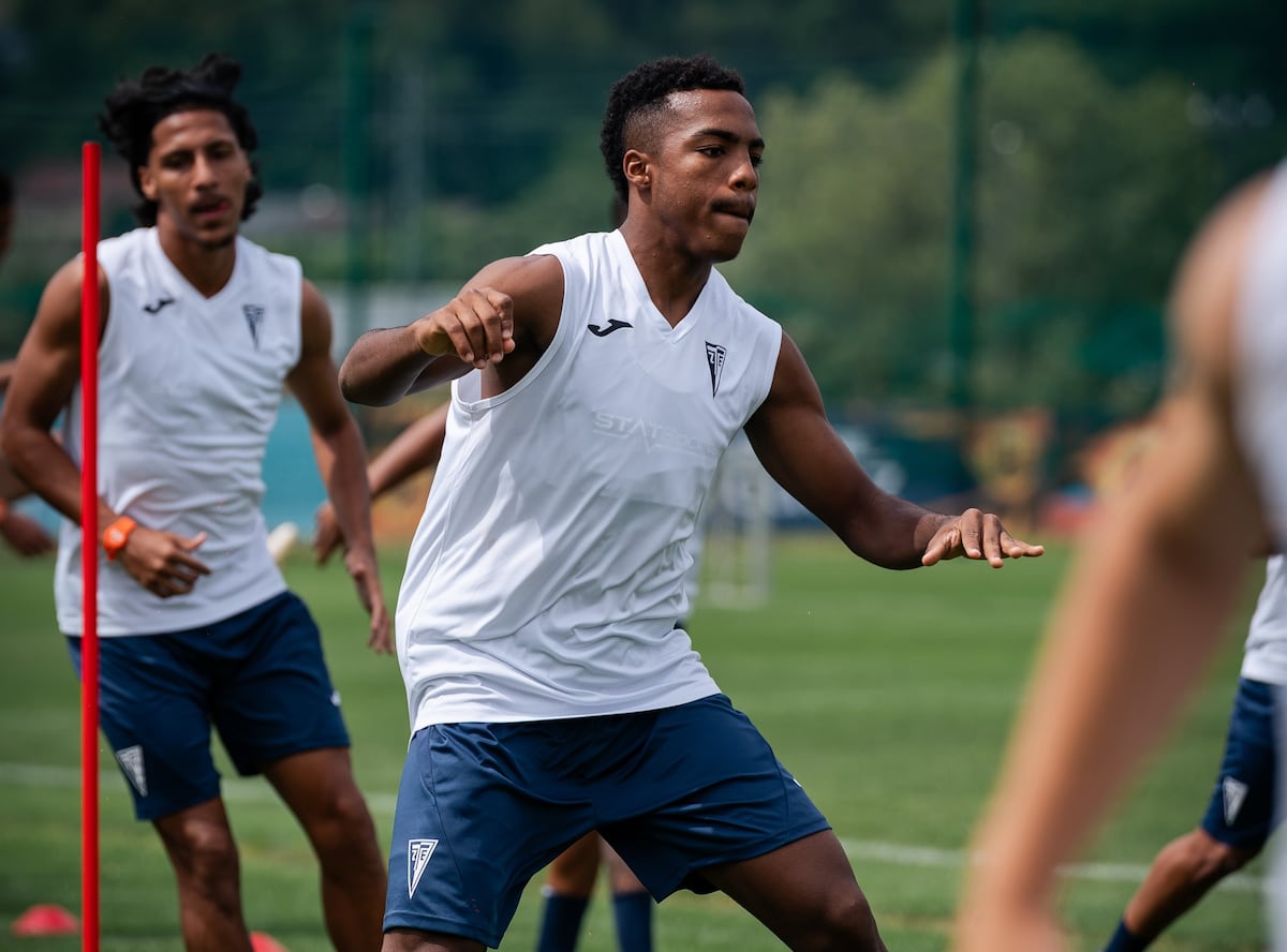 Moisés Richards abre su camino en Hungría
