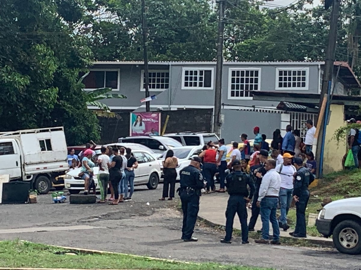 Moradores de Santa Rita Abajo de Colón alzan su voz por falta de agua y calles en mal estado