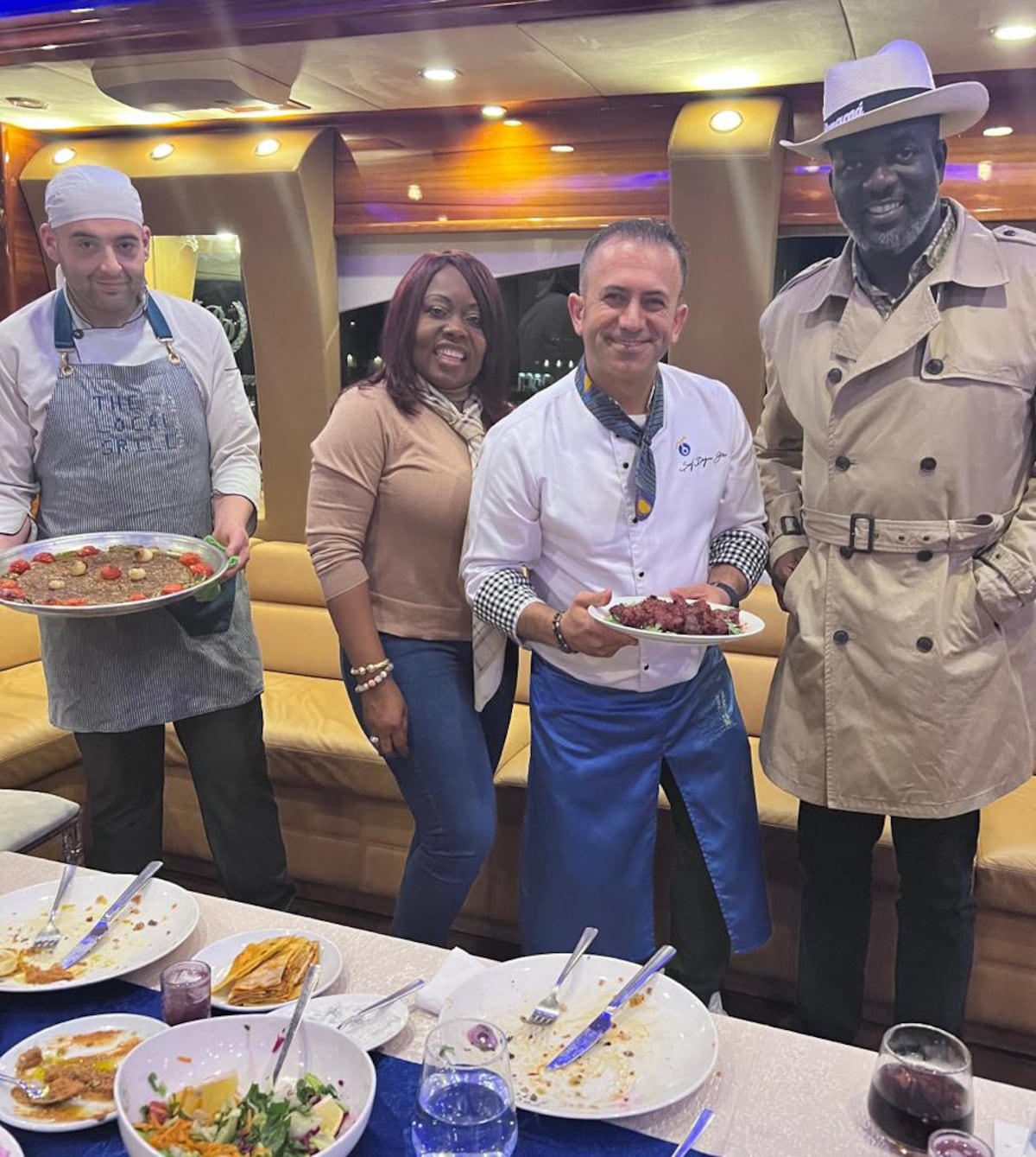 Tuvimos acceso a imágenes de la diputada Kayra y su príncipe por Turquía, donde hay una marca con su nombre