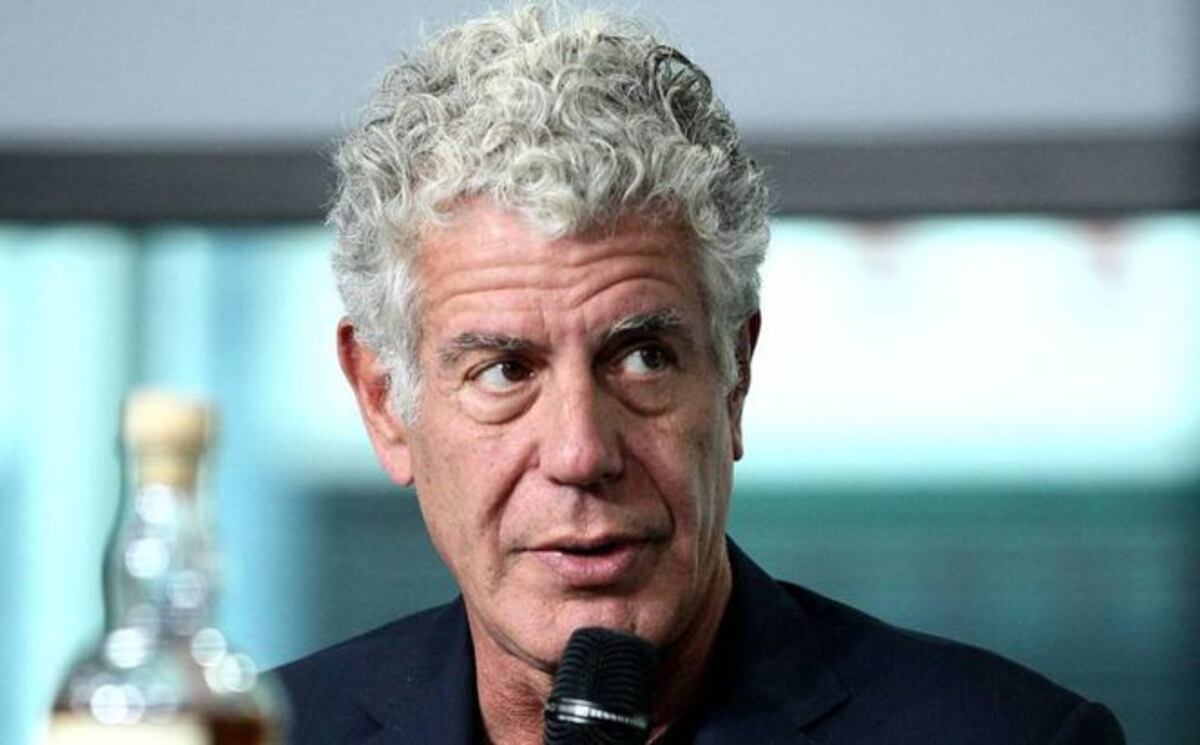 El chef Anthony Bourdain se ahorcó con el cinturón de su bata de baño