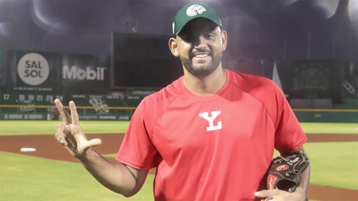 El panameño Enrique Burgos regresa a los Leones de Yucatán