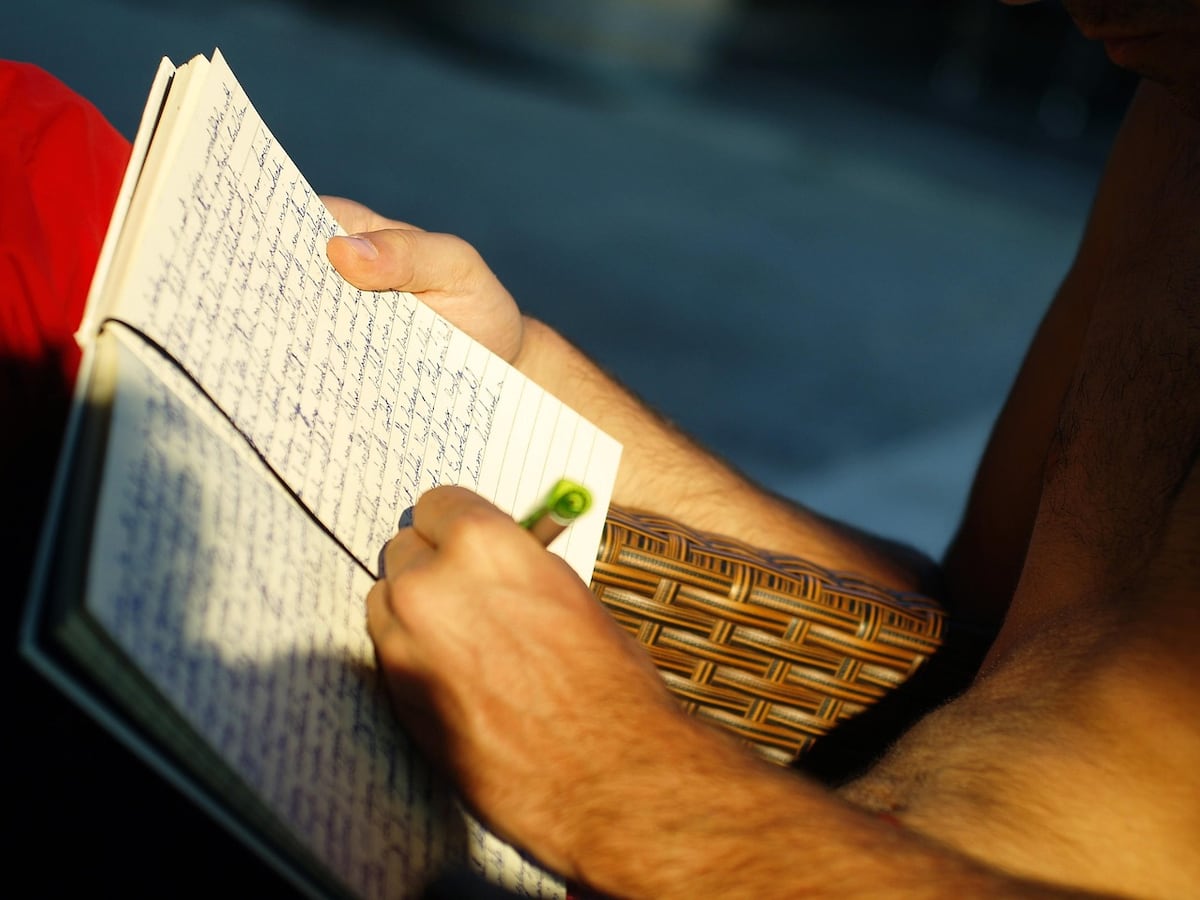 Lámina #30. Tu Patria, tu Historia: Darío Herrera: La voz poética que rompió moldes en la literatura panameña