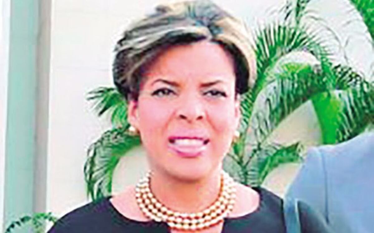 Mujer de alcalde Cumberbacht está en líos 