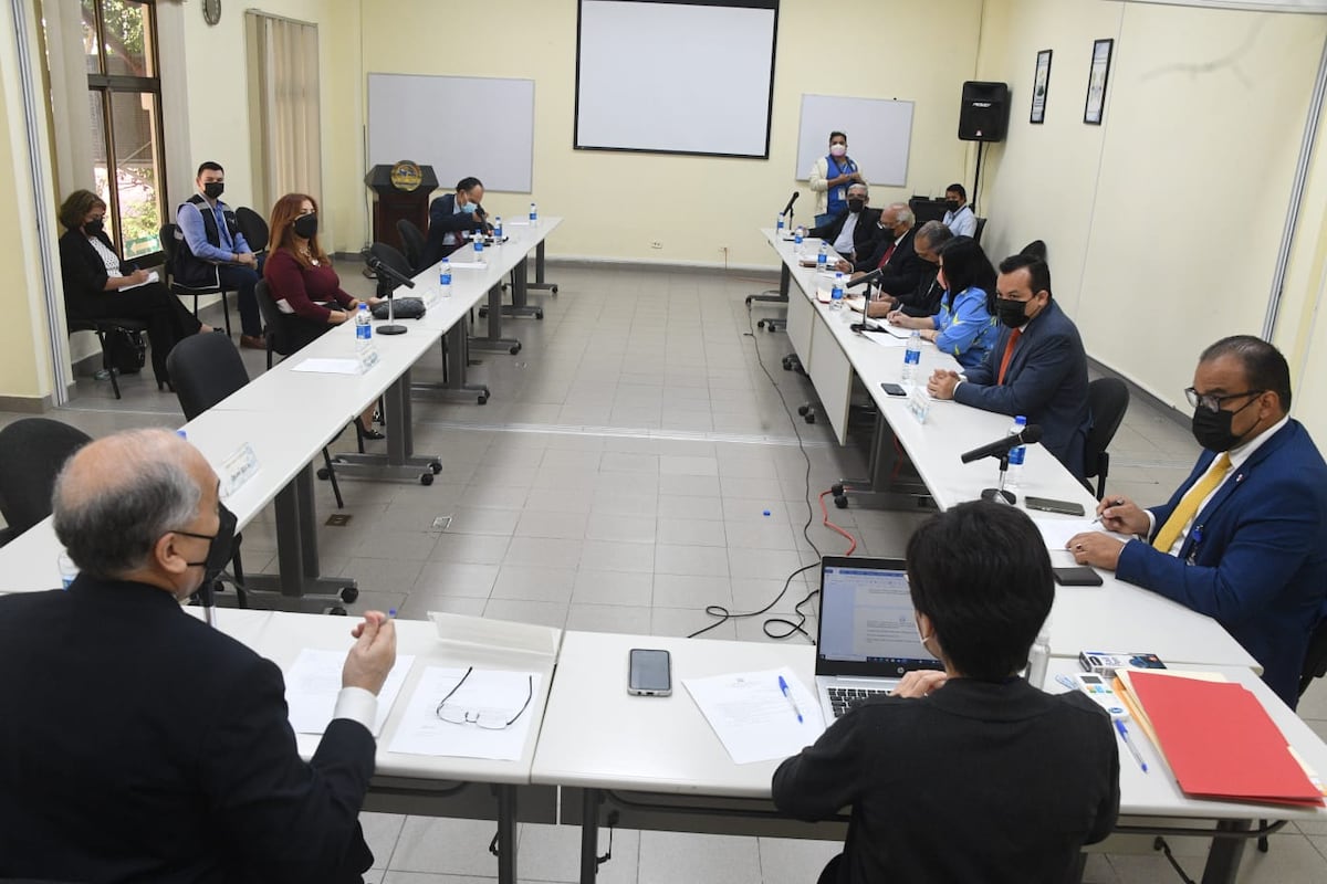 Extienden por diez días más convocatoria para aspirantes a magistrados de la Corte