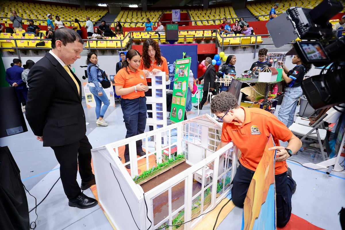 Panamá con fuerza tecnológica: estudiantes van a la Olimpiada Mundial de Robótica