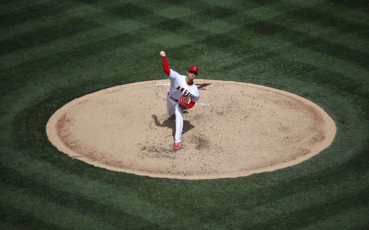 SENSACIÓN TOTAL. Batea jonrones y hoy casi lanza juego perfecto