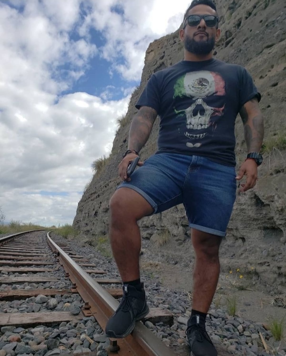 Piden denunciar masivamente los videos de Wisxopro donde se burla de las víctimas de maltrato, Rake y Joseline