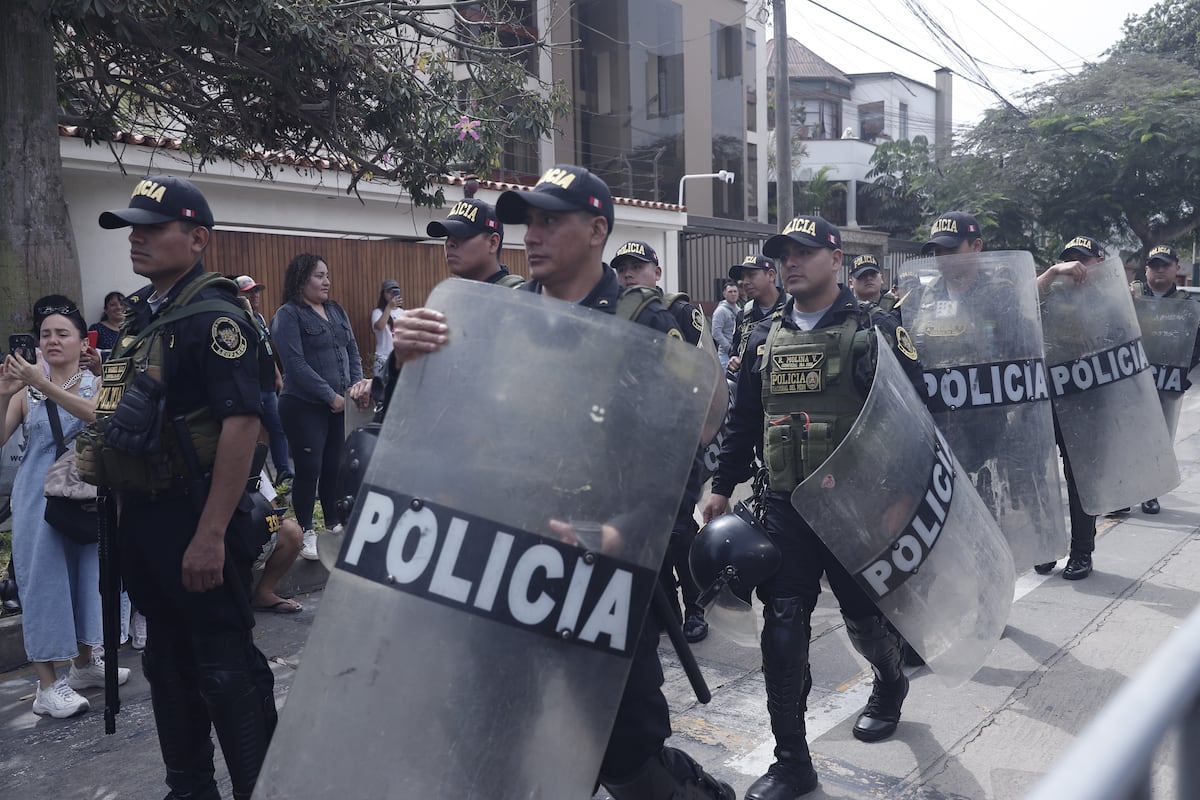 Perú elige presidente bajo sombra de crimen y hartazgo político