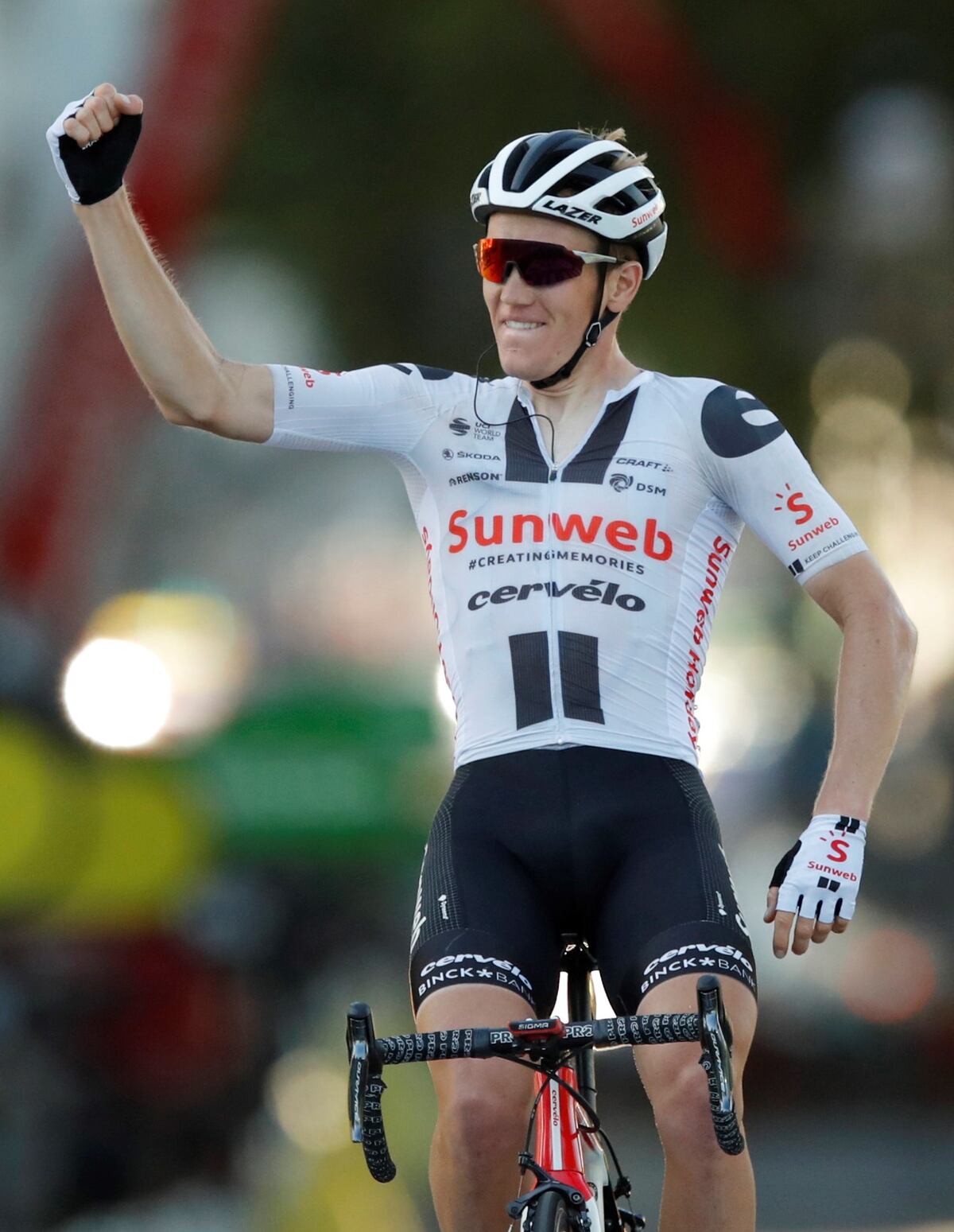 El danés Anderse sorprende a los “sprinters” y gana en Lyon