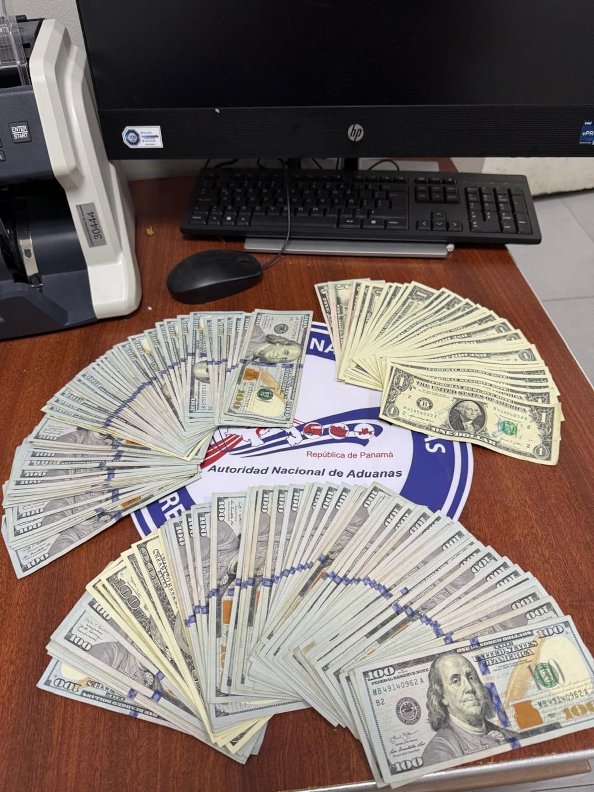 Con billetes agendados, Cubano  pretendía colar 15 mil dólares y es atrapado en Panamá Pacífico