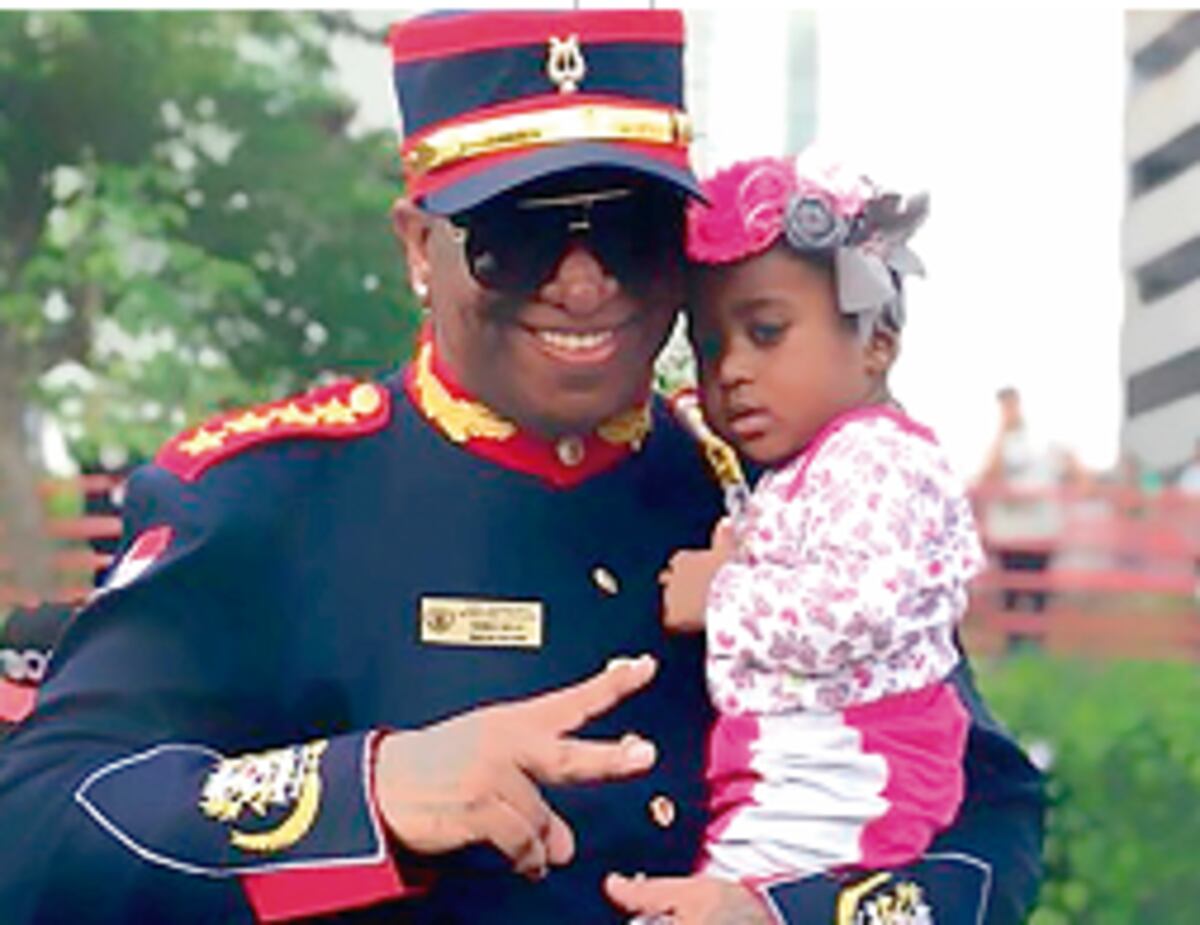 Viene noviembre y los famosos sacan su segunda faceta 