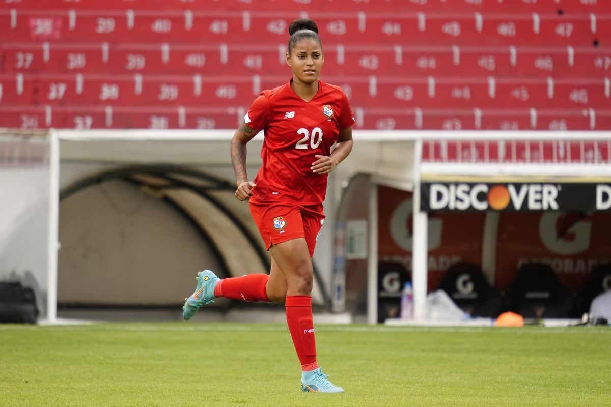 Zafarrancho amoroso: Jugadora de la selección arma escándalo en Casco Antiguo