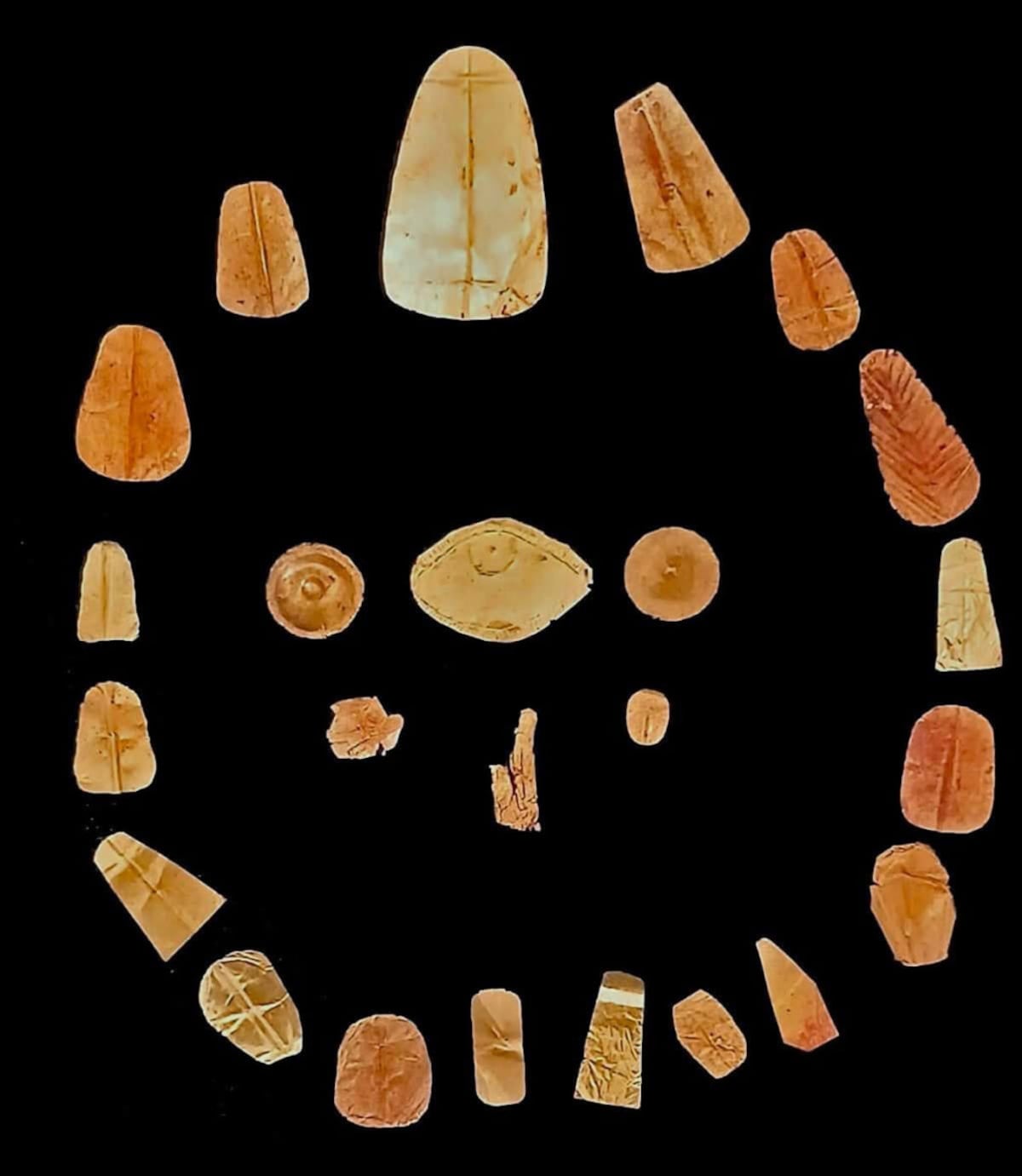 Egipto revela tumbas con misteriosas lenguas de oro