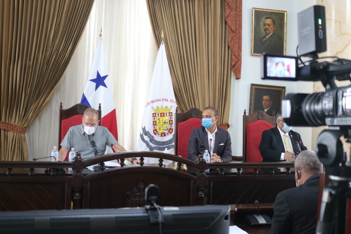 Concejales capitalinos extienden moratoria