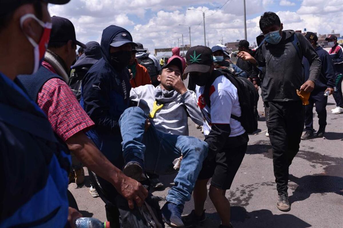 Sube a 12 el número de muertos en un día en las protestas en el sur de Perú