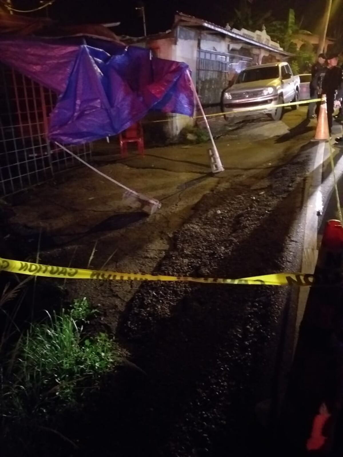 Homicidio. Le meten 12 tiros frente a un minisúper en plenas Fiestas Patrias