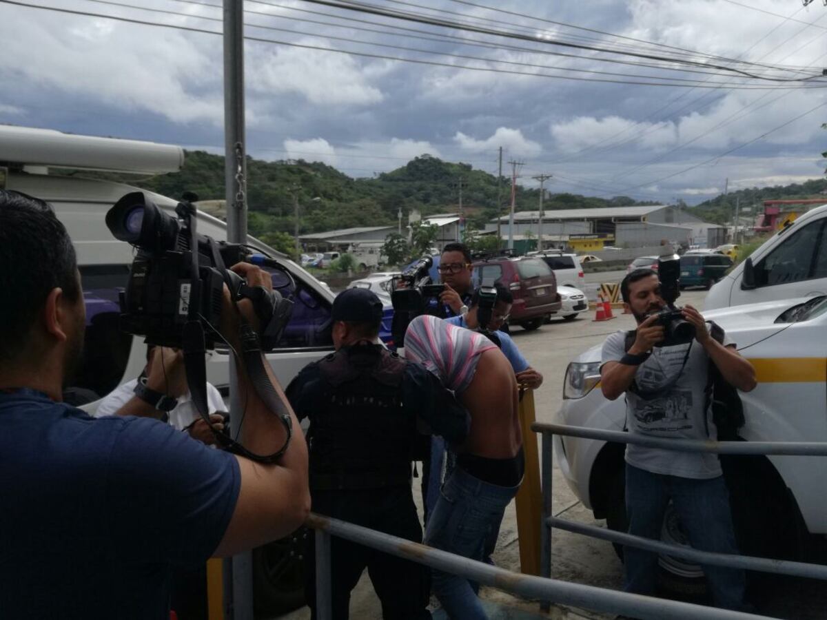 FORMULAN CARGOS. A tres sujetos por el homicidio de la mujer decapitada VIDEO