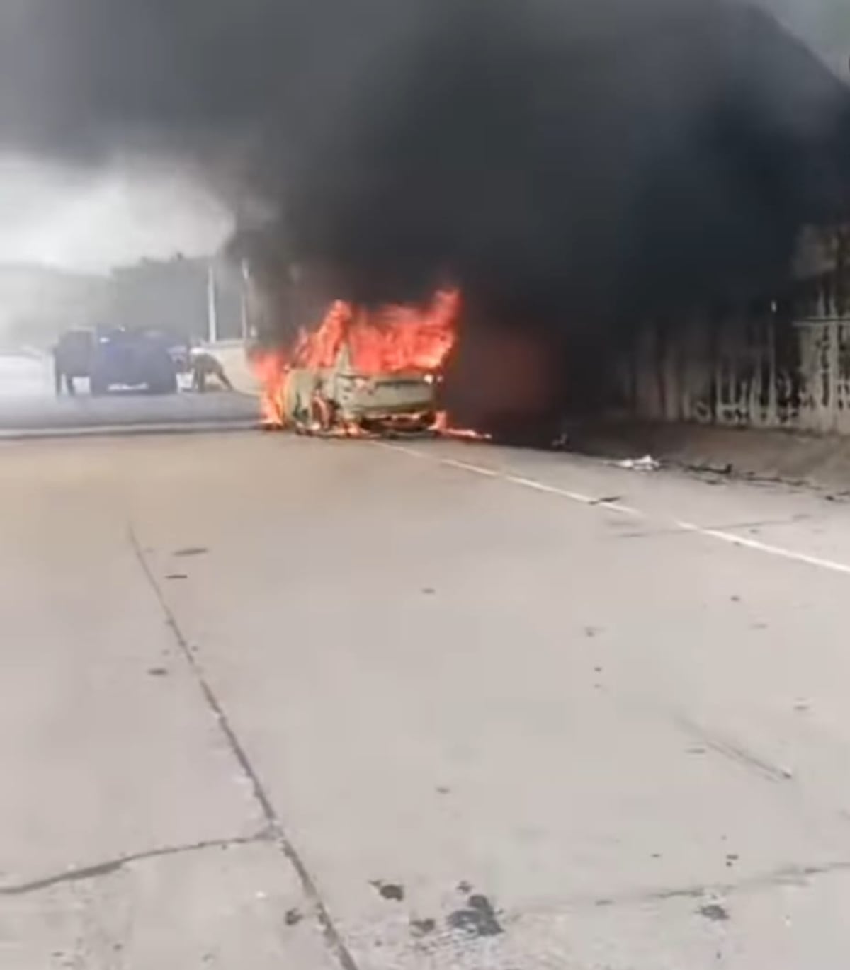Se lanzó al fuego por sus hijas en el Corredor Norte