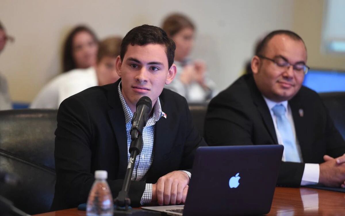 Juan Diego Vásquez le hace advertencia el presidente de la Asamblea Nacional