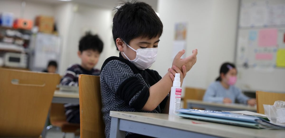 Estudiantes de Wuhan vuelven a las clases presenciales y sin el uso obligatorio de mascarillas