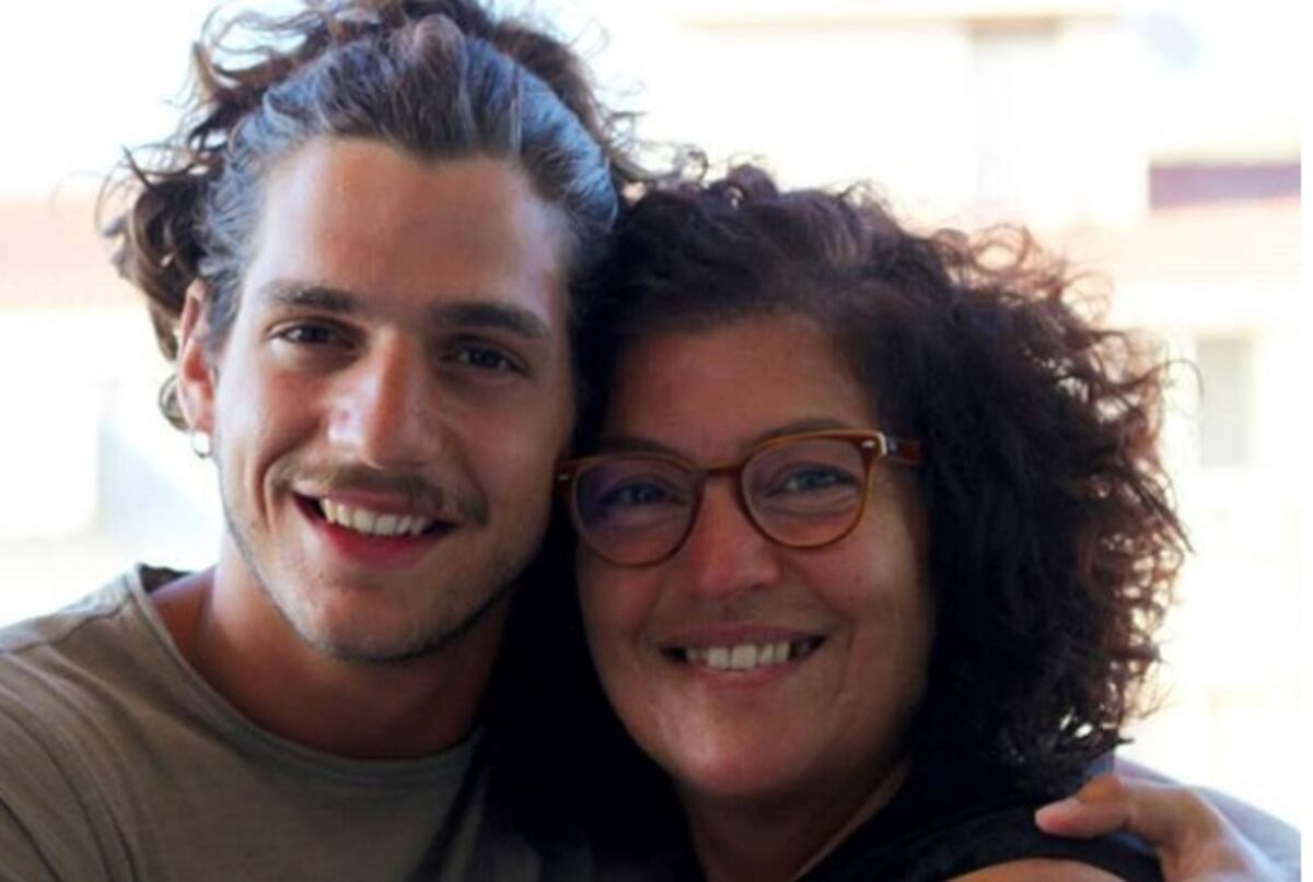 ¡QUÉ FEO! A joven italiano le amputaron pies y manos por mal diagnóstico