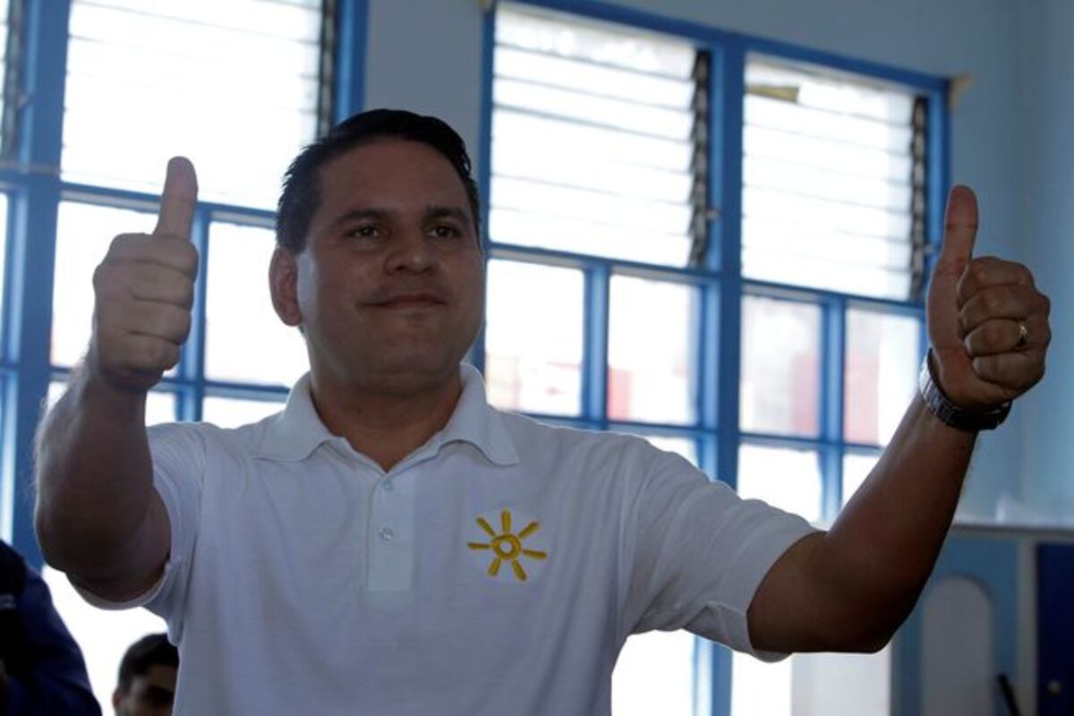 ¡PURA VIDA, MAE! Ticos van a segunda vuelta. Evangélico va arriba