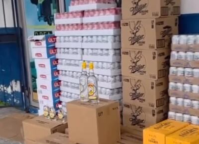 VIDEO | Se quedaron sin el ‘trago’ del finde: Aduanas retiene cargamento de cervezas, sangría y ginebra