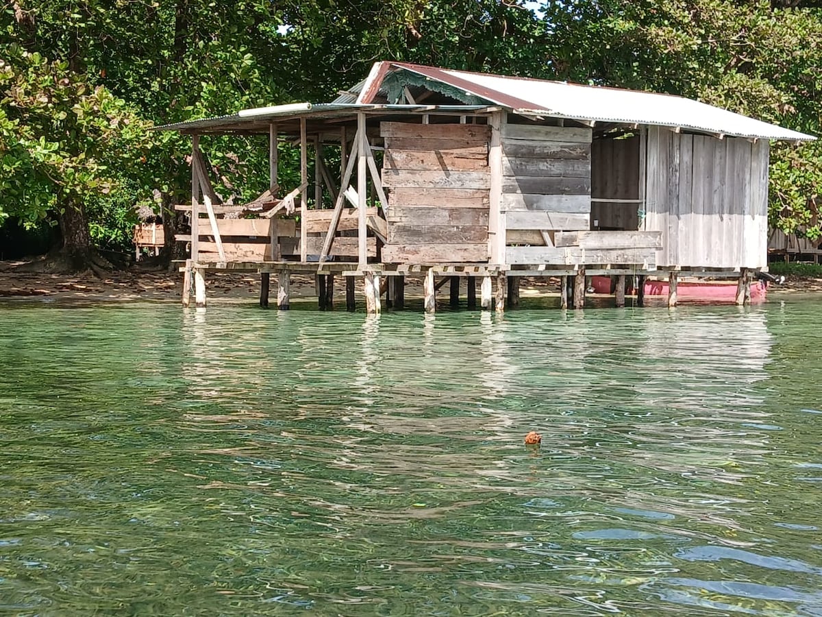 Cierre temporal de Isla Escudo de Veraguas: el paraíso panameño golpeado por la contaminación y pesca ilegal