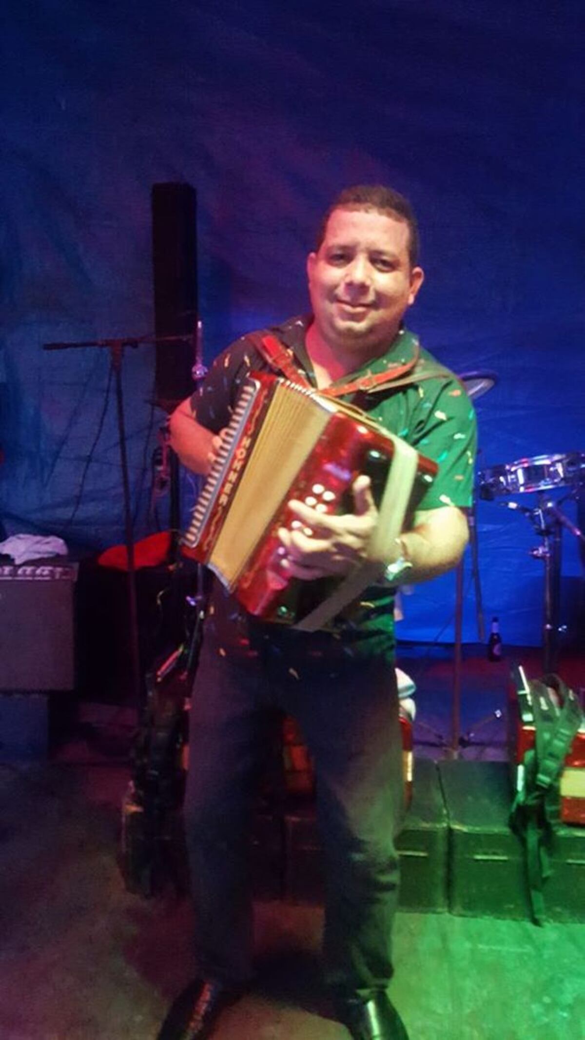 Tras grave accidente en Vía Centenario,acordeonista vuelve a tocar este sábado