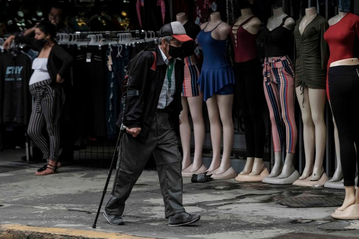 Costa Rica inicia una semana de cierre de actividades no esenciales