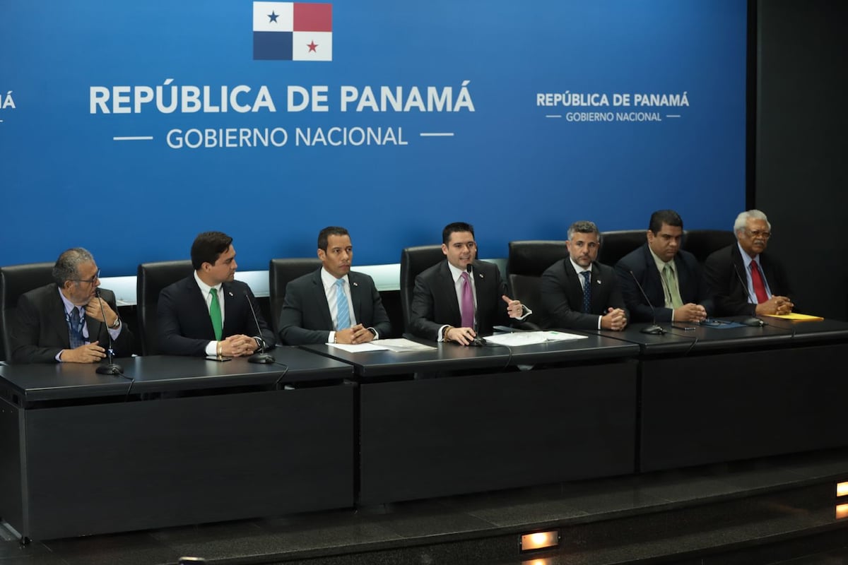 Gabinete aprueba firma electrónica avanzada para trámites del Gobierno. Videos