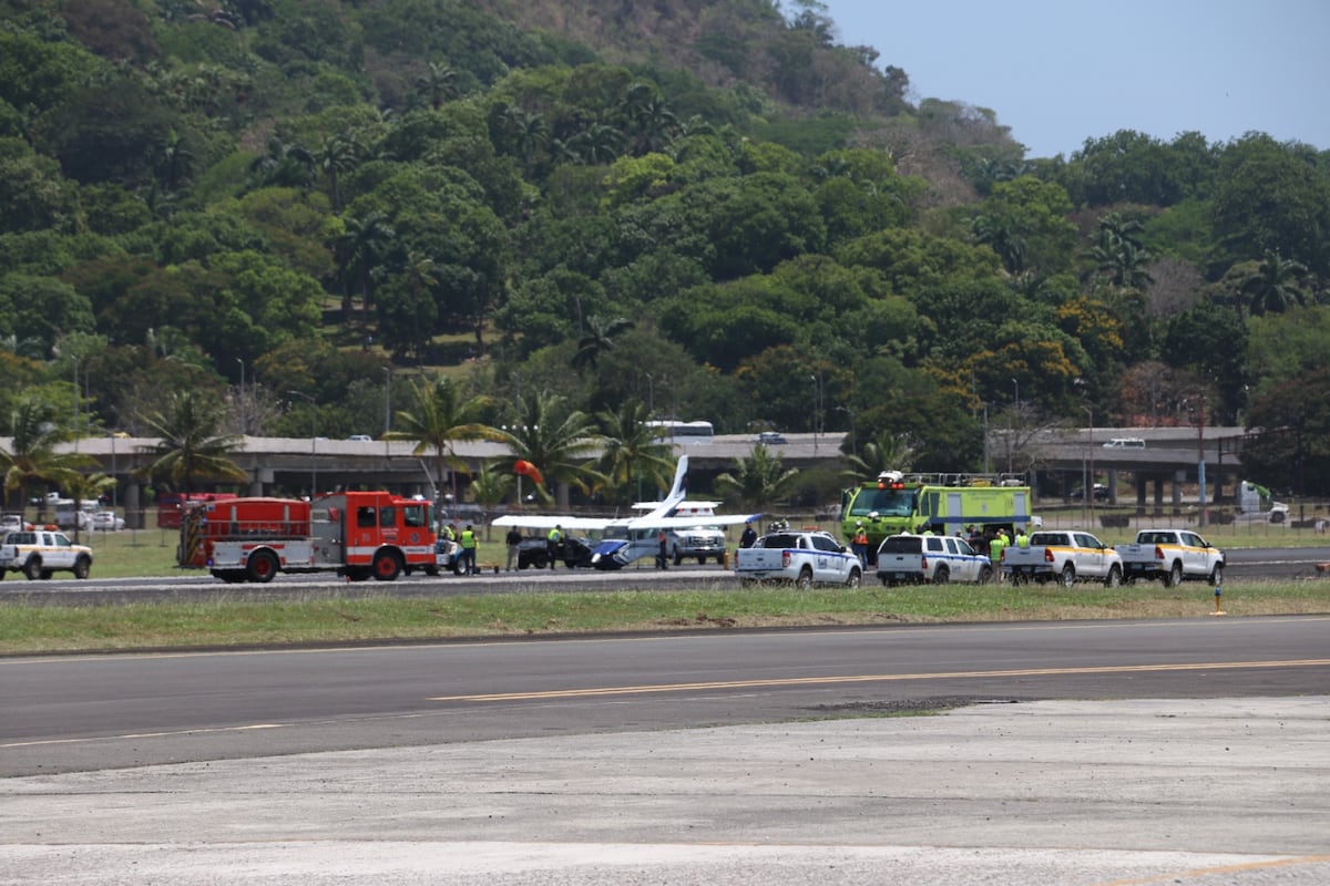 Se fue de nariz. Aterrizaje de emergencia este miércoles en Albrook fue captado en video. Chequee